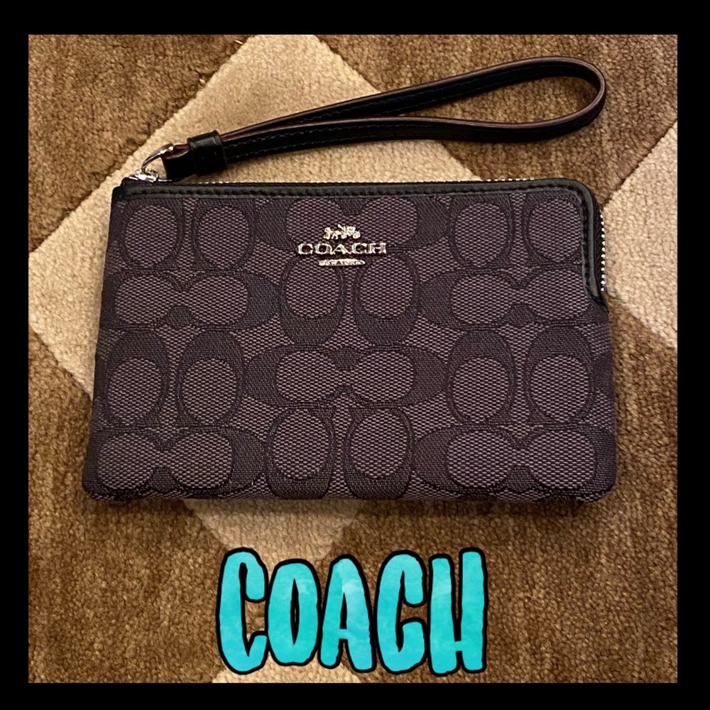 🎉NWT🎉COACH vintage signature logo wristlet